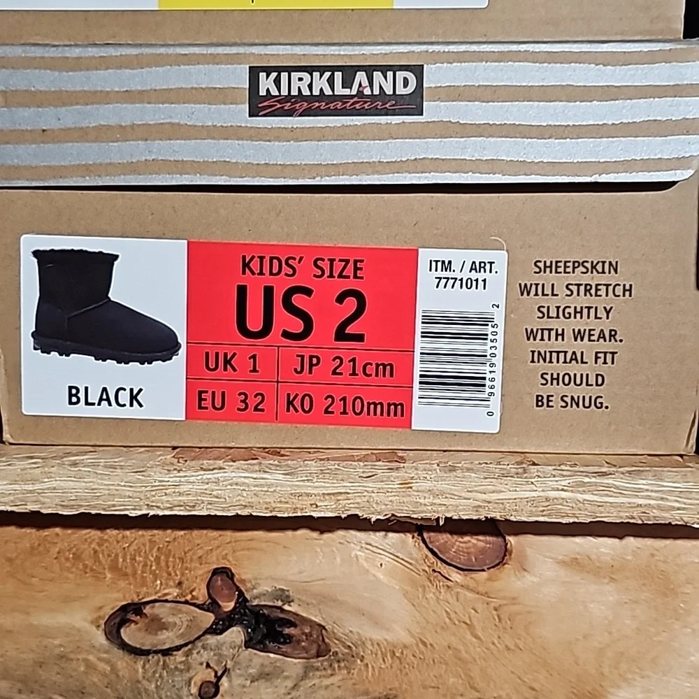 Kirkland Signature Kids Genuine sheepskin Shearling Boots Nwt